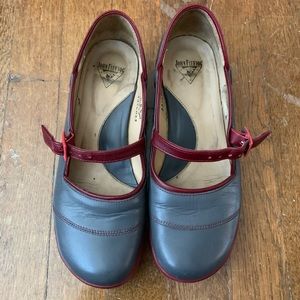 Fluevog Fellowship Sandra 6.5 Air Canada Rouge
